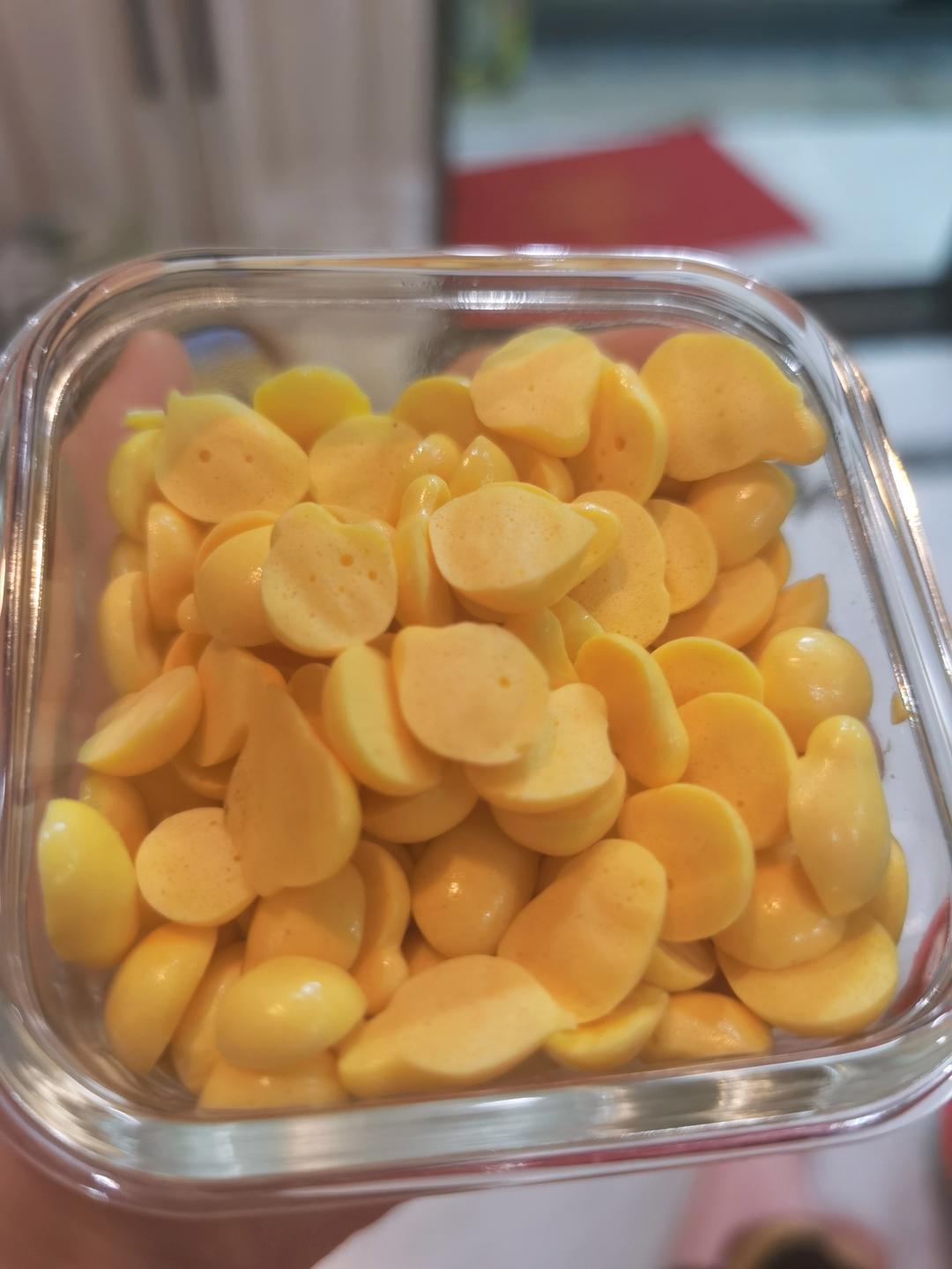 入口即化的无添加蛋黄溶豆