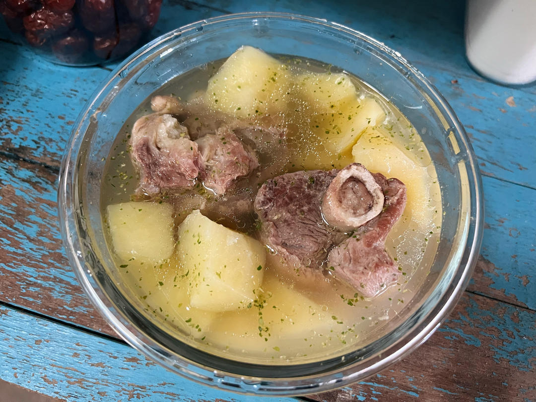 土豆筒骨汤