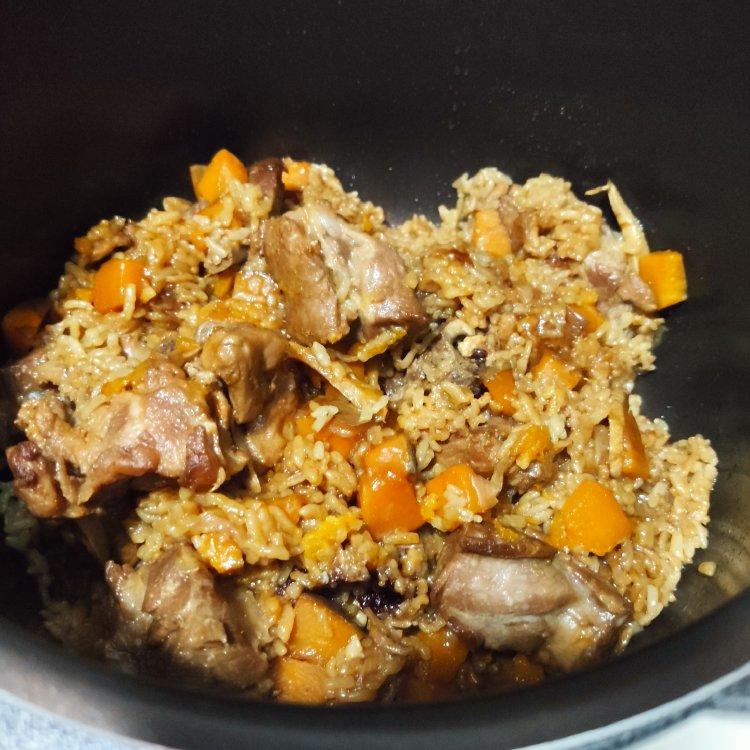 喷香排骨焖饭（爆好吃）