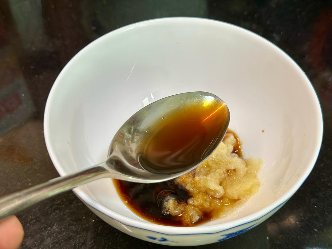 【萬(wàn)能蒜泥汁】蘸餃子拌菜涼面！百搭蘸料配方??的做法 步驟5