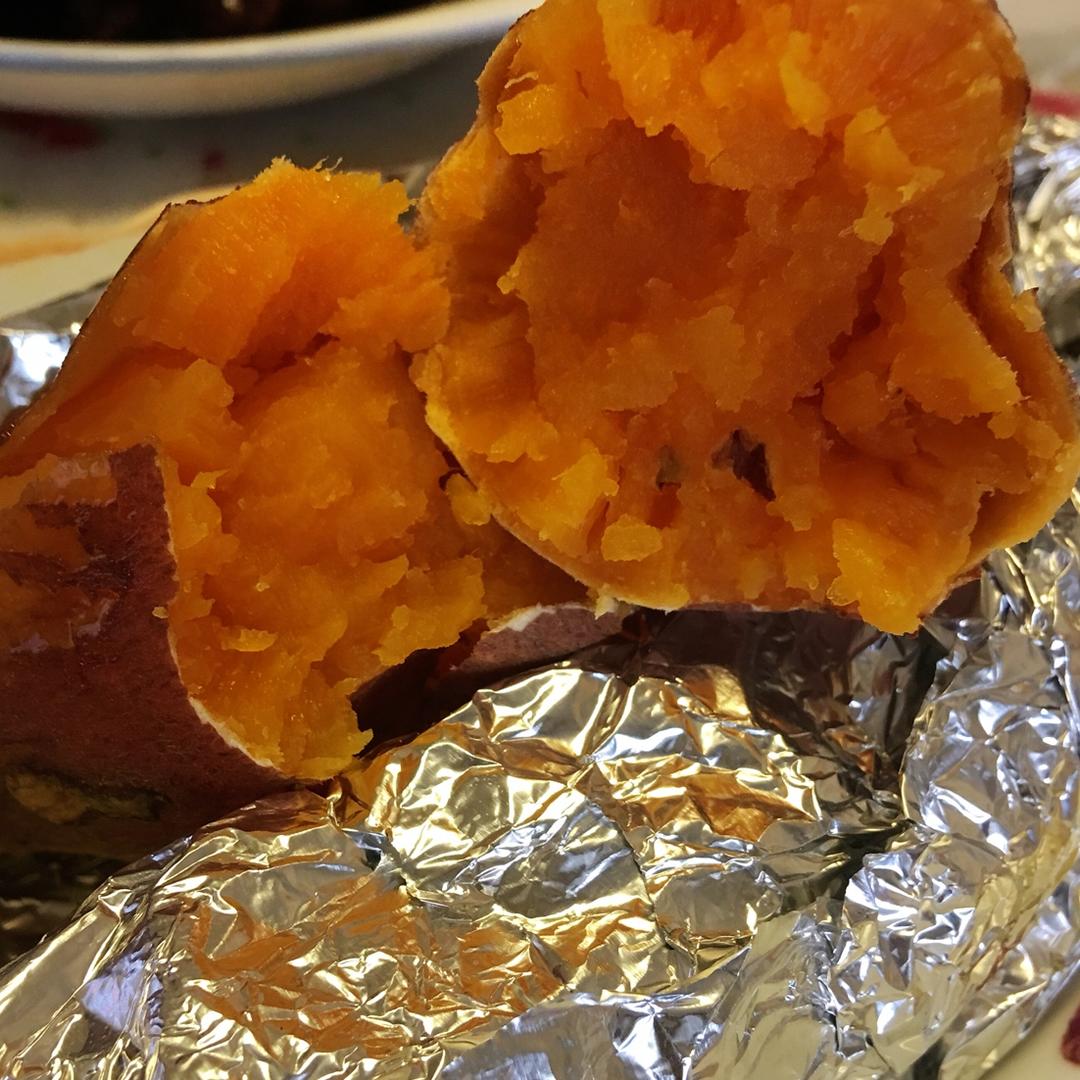 月亮213做的锡纸烤红薯