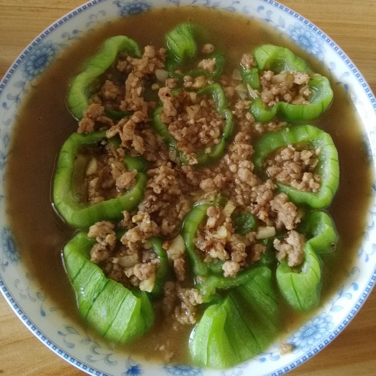 只需要五分钟就可以的美味蒜蓉蒸丝瓜