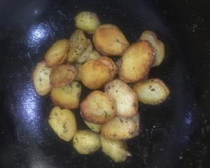 麻辣孜然土豆的做法 步骤5