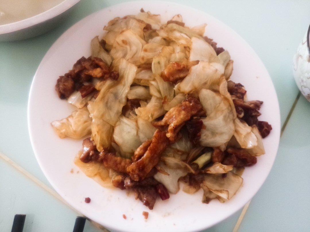 包菜炒肉
