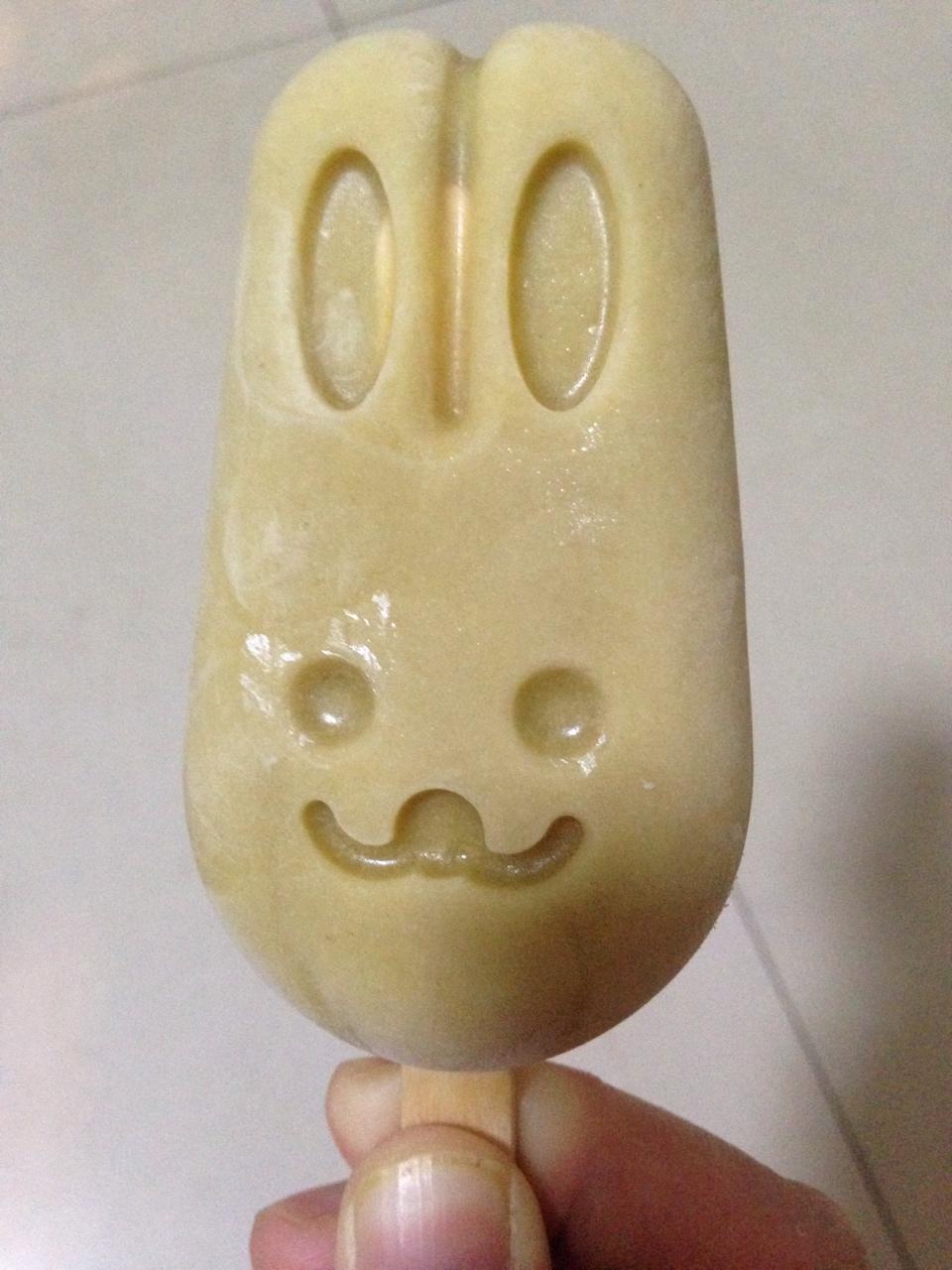 低脂低负担 无淡奶油添加——黑芝麻酱牛奶冰淇淋