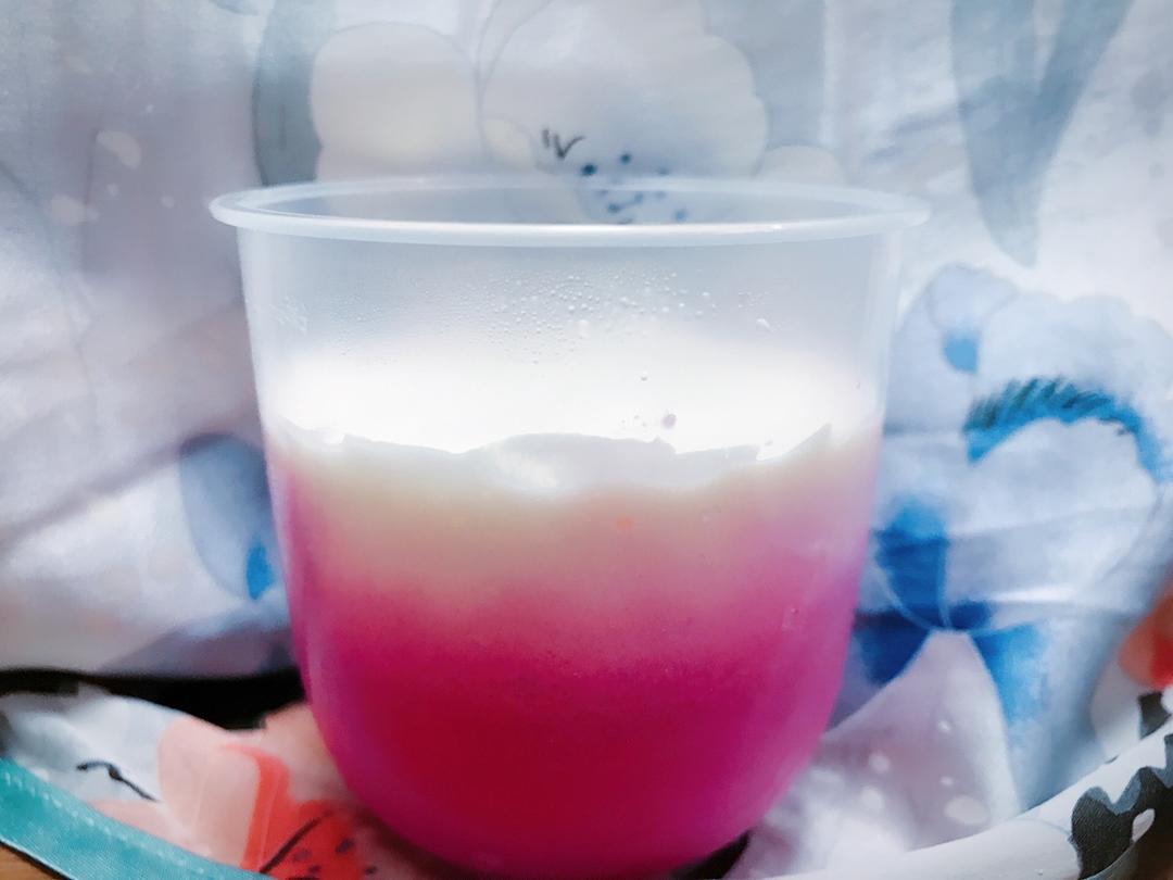 渐层果味酸奶