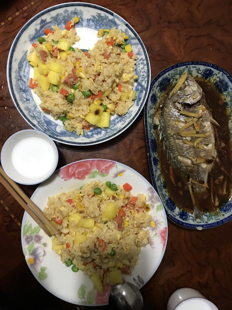 酸甜可口❗连吃三碗都不够的菠萝炒饭