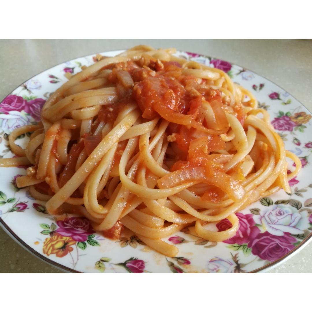 番茄意大利面