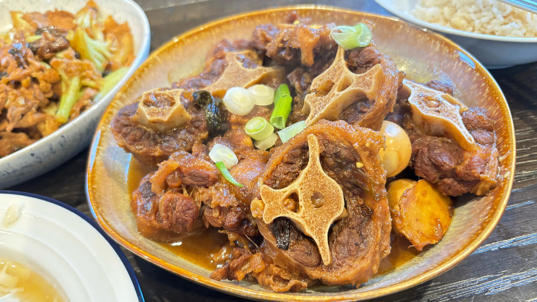 红烧牛尾