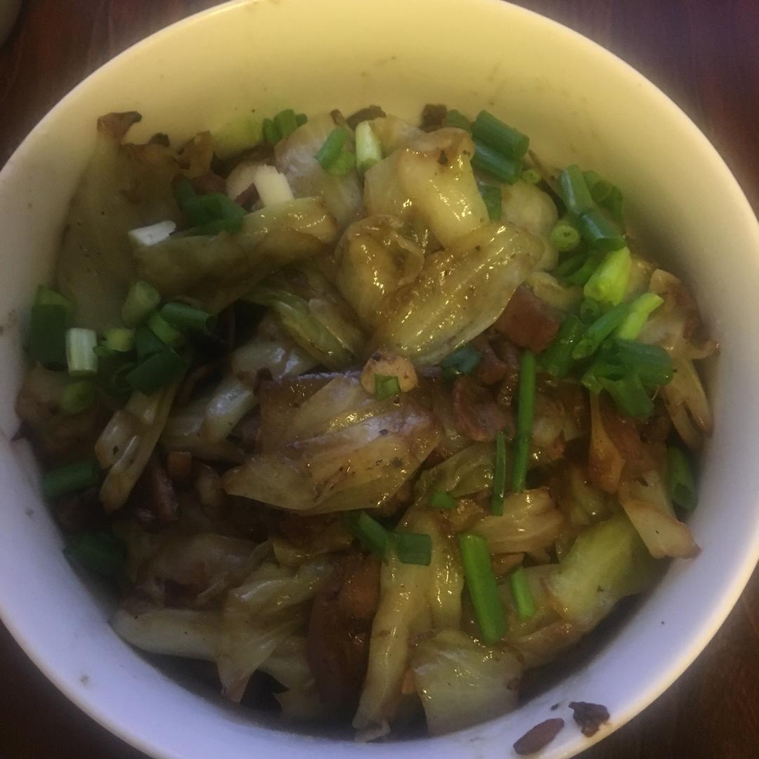 五花肉炒手撕包菜