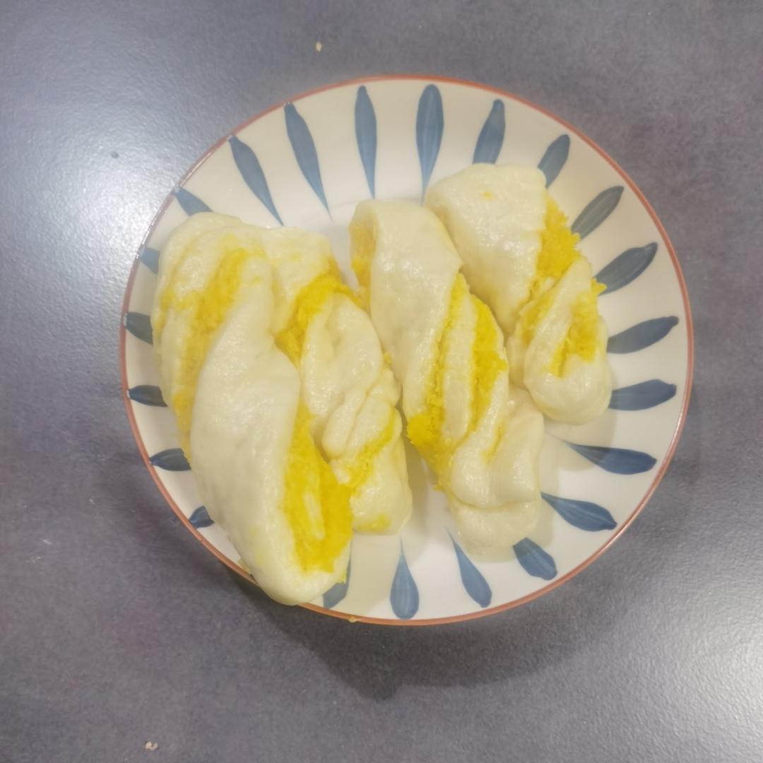 椰蓉花卷 面包的口感