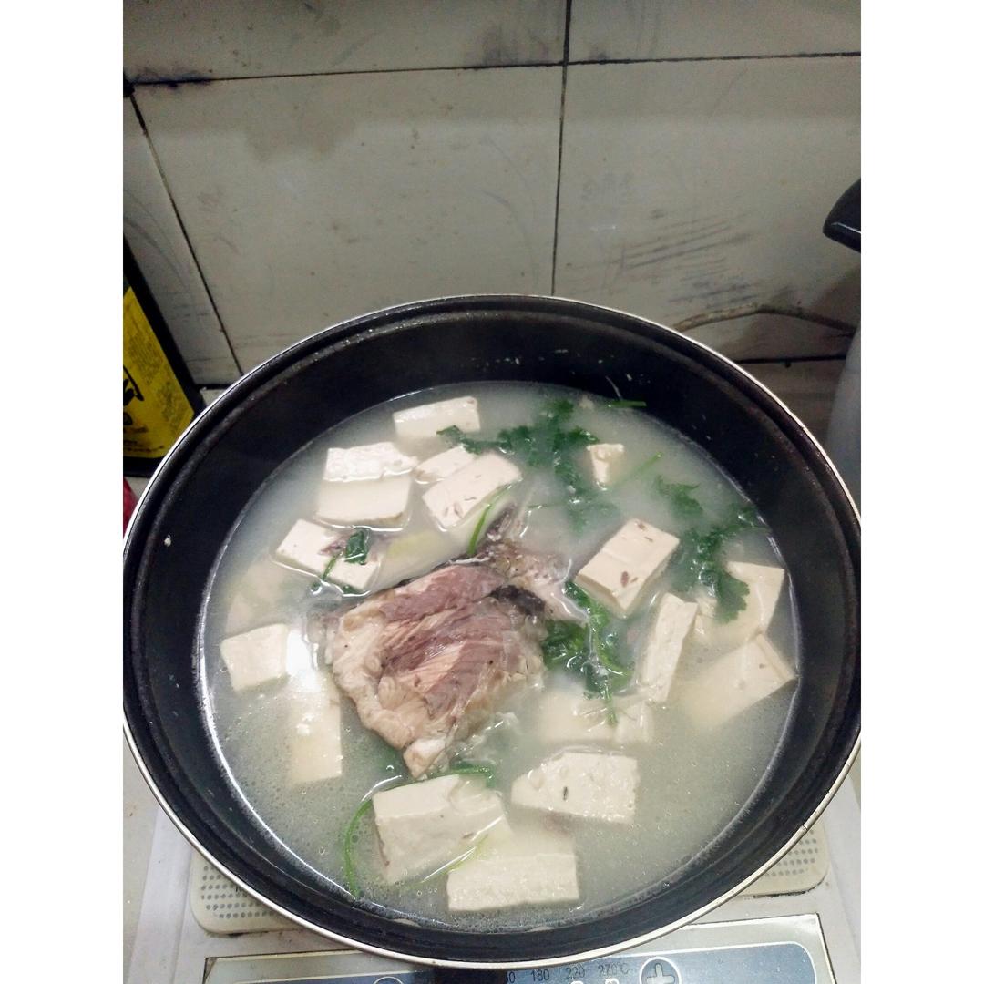 鲫鱼豆腐汤