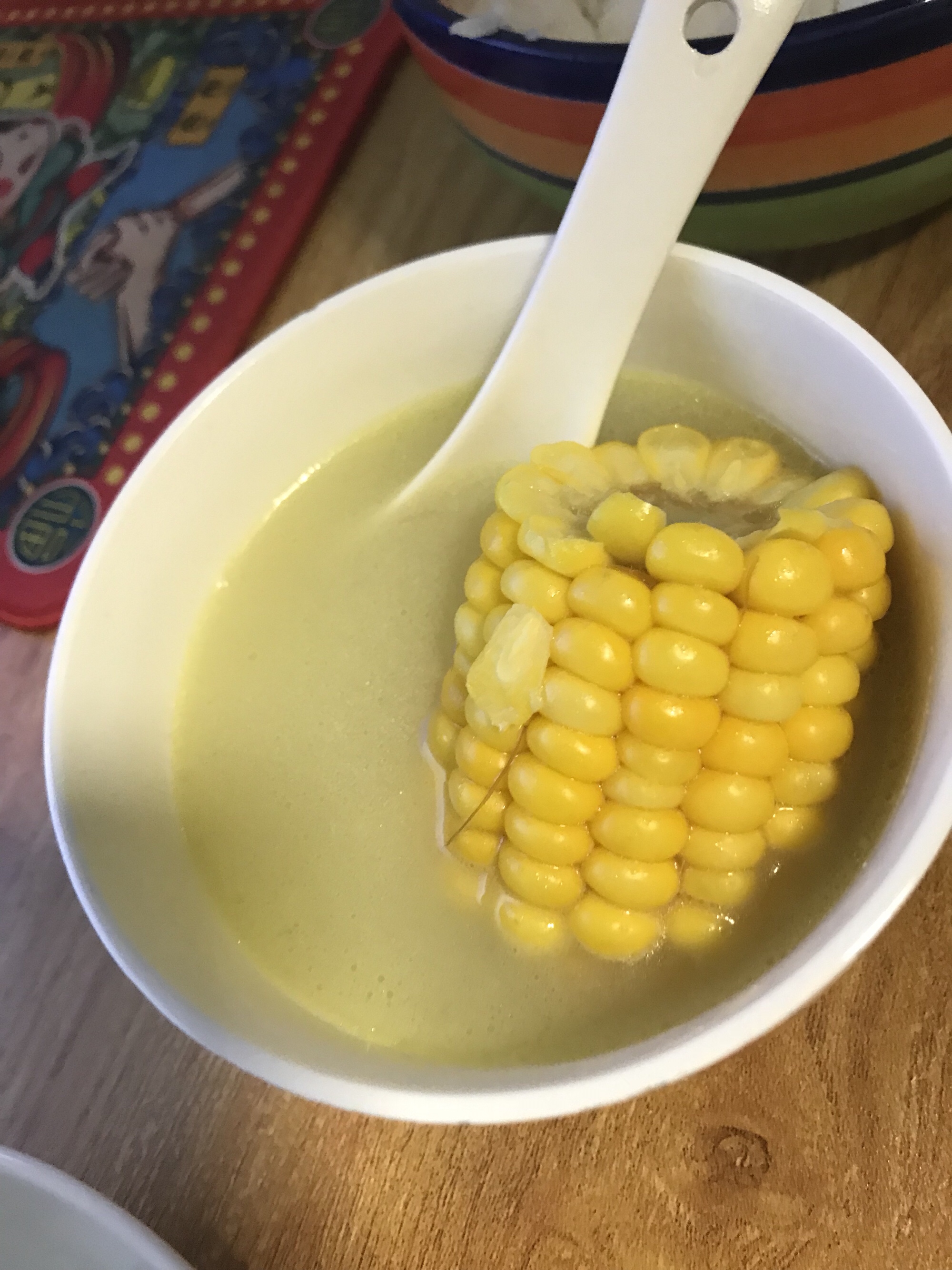 小白版海带玉米排骨汤的做法