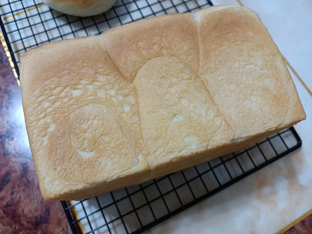基本鲜奶吐司