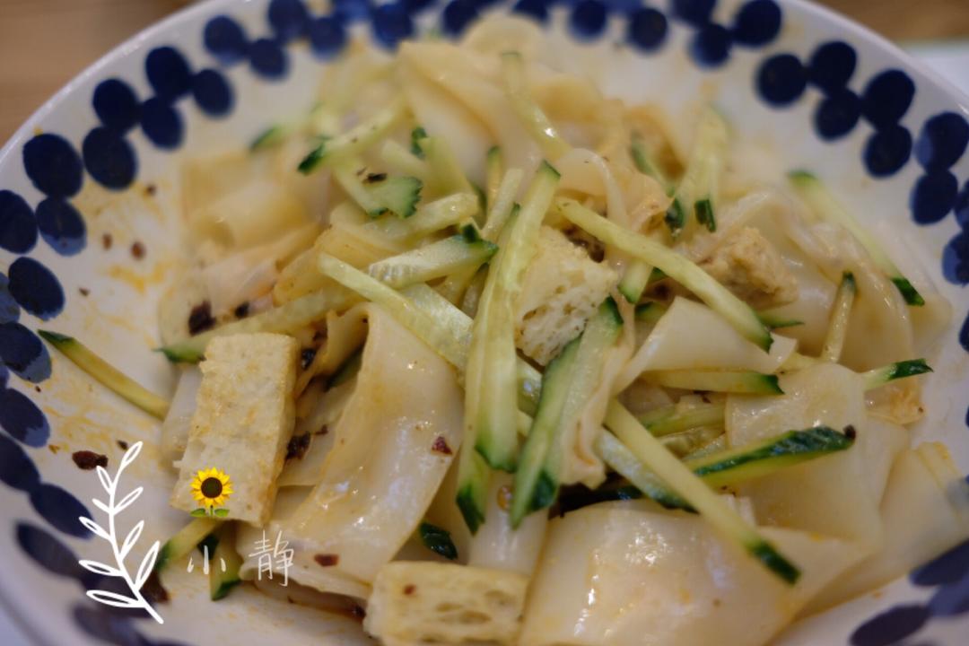 156麻酱凉皮的做法