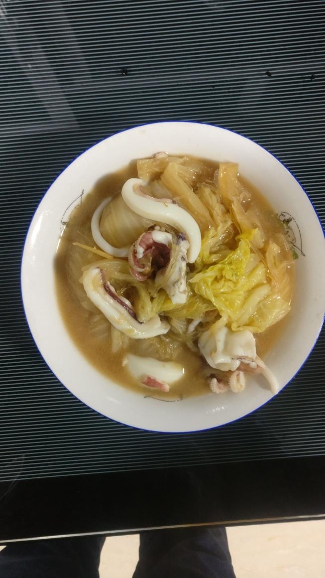 乌贼炖白菜的做法