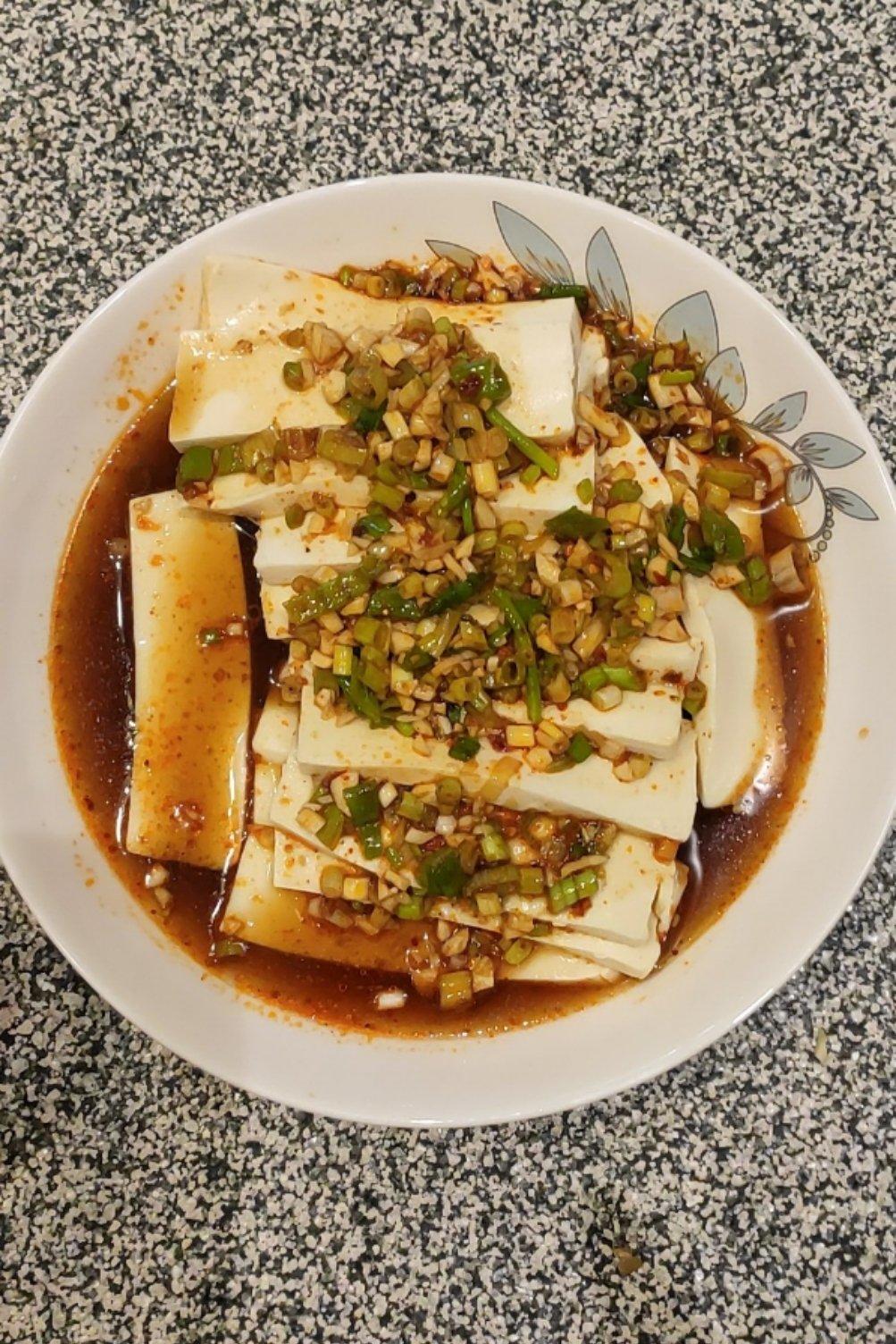 凉拌嫩豆腐