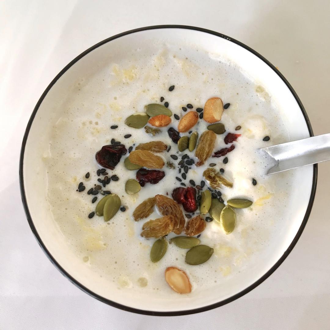 朱朱花甲做的牛奶鸡蛋醪糟 冬日里最爱的甜品汤