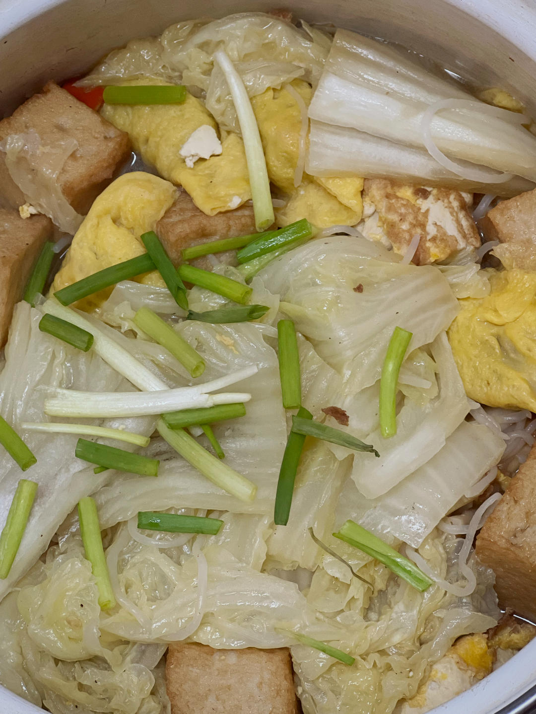 鲜菇豆腐煲