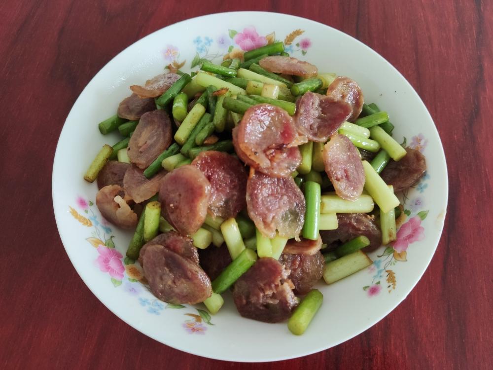 蒜薹炒灌肠