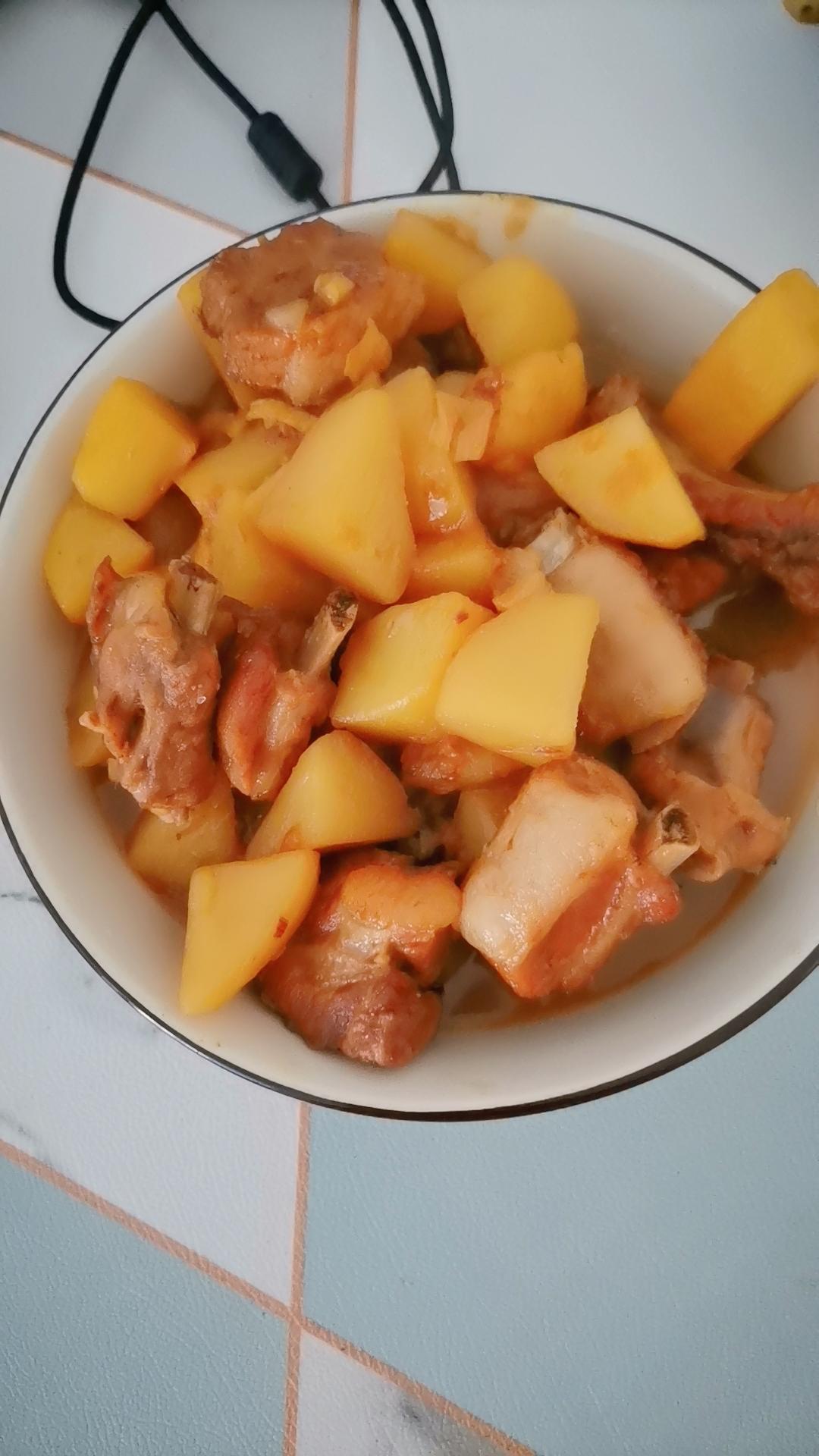 土豆炖排骨