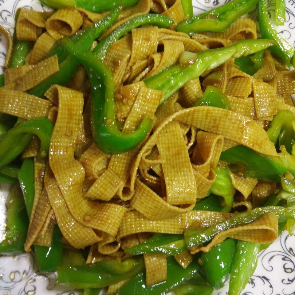 青椒豆腐皮炒肉丝