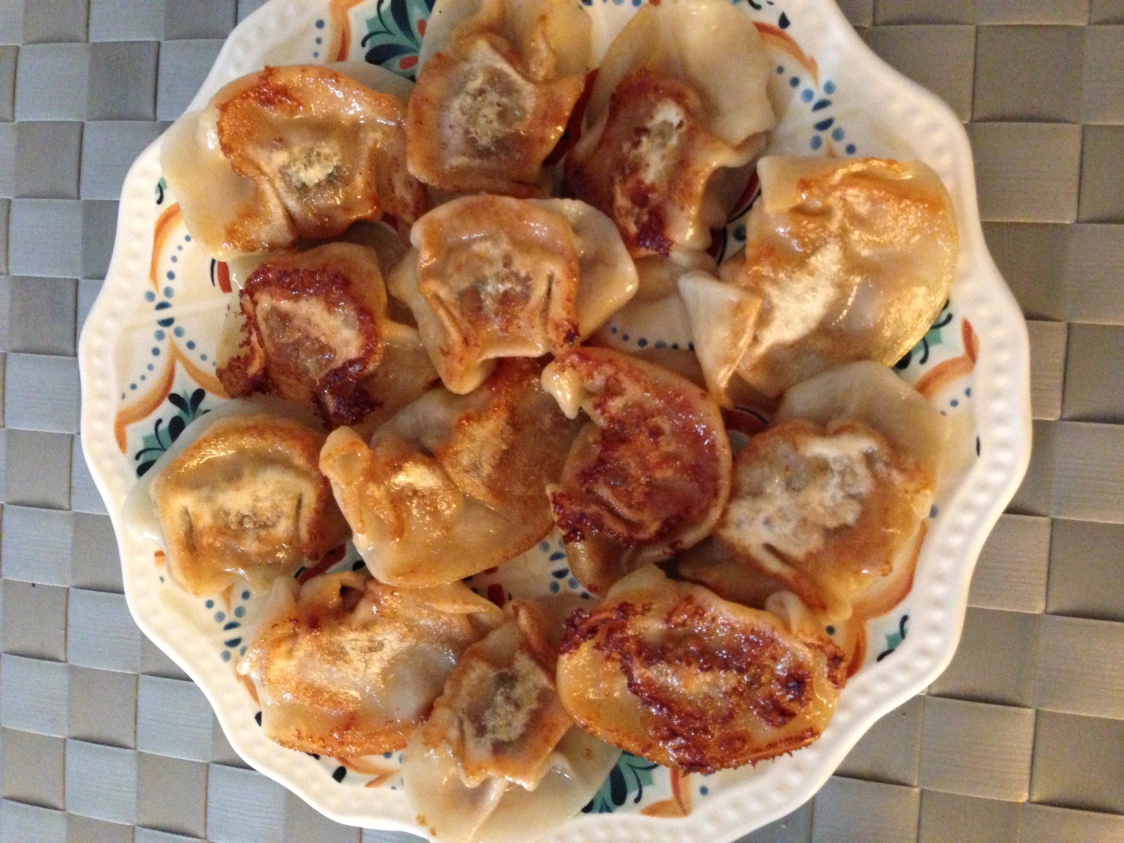 速冻饺子版锅贴