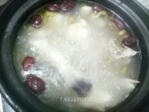 铁皮石斛母鸡汤的做法 步骤5