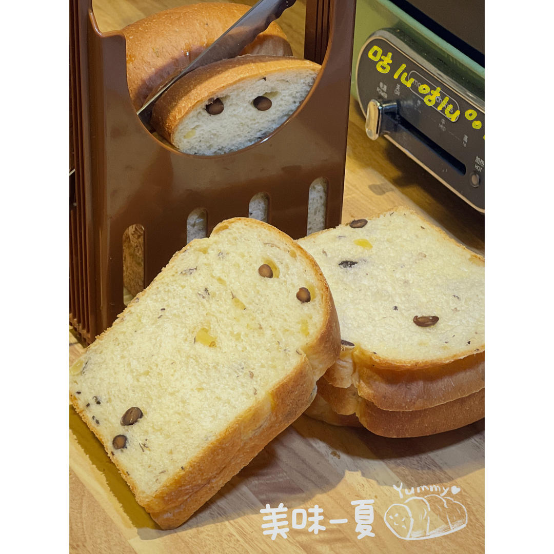 桂花蜜渍黑豆奶油松子吐司｜附豆类的最佳泡发时长