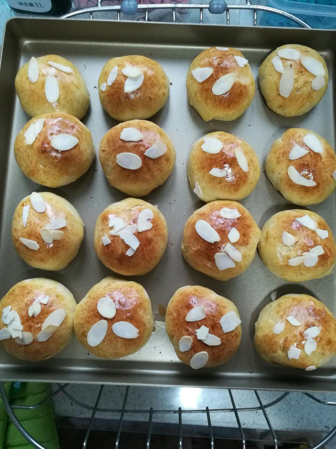 大人小孩都爱不释口的【蜂蜜牛奶小餐包】