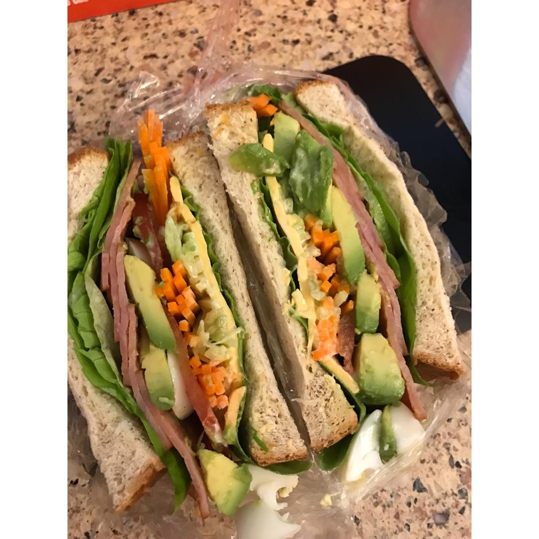 如何做超厚的沼三明治~详细tip！牛油果鸡蛋午餐肉三明治~