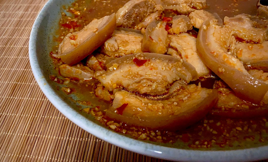 有时候，真的忍不住，搞一盘蒜泥白肉