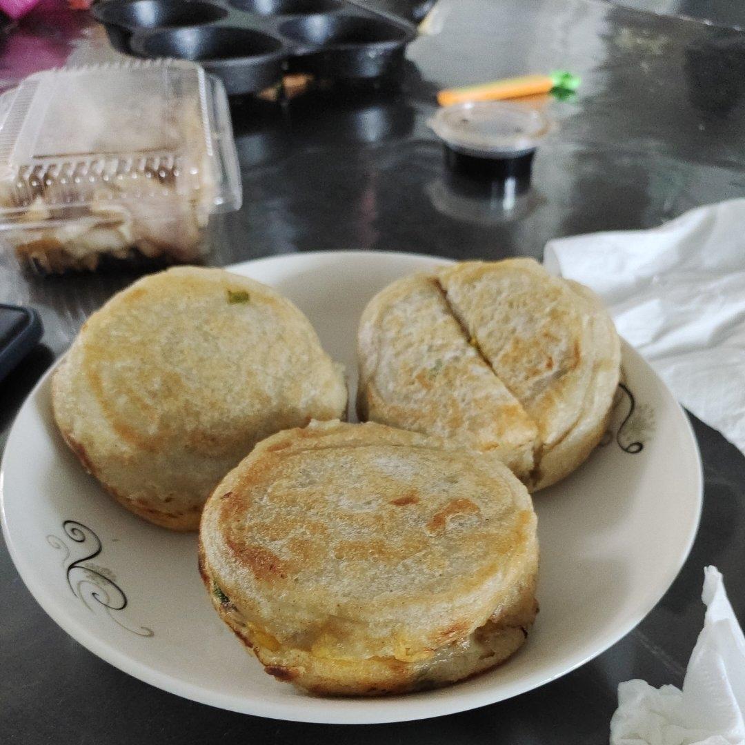 是「肉蛋堡」呀，超越早餐摊👍👍👍