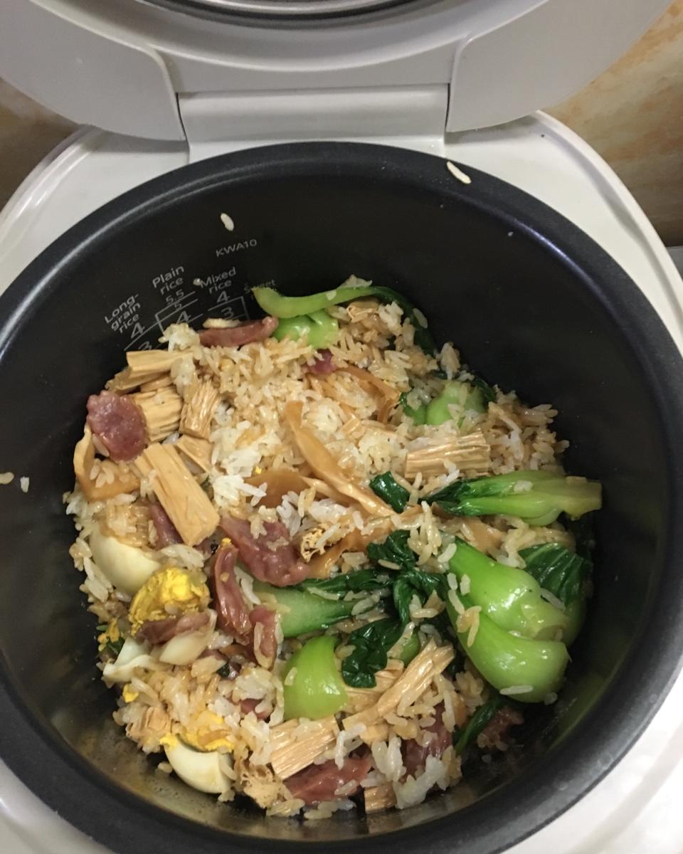 广式腊味煲仔饭（腊肠电饭锅版）