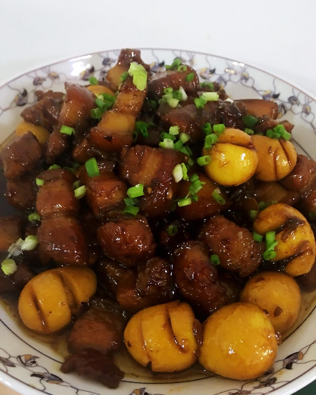 吃着碗里望着锅里的红烧肉