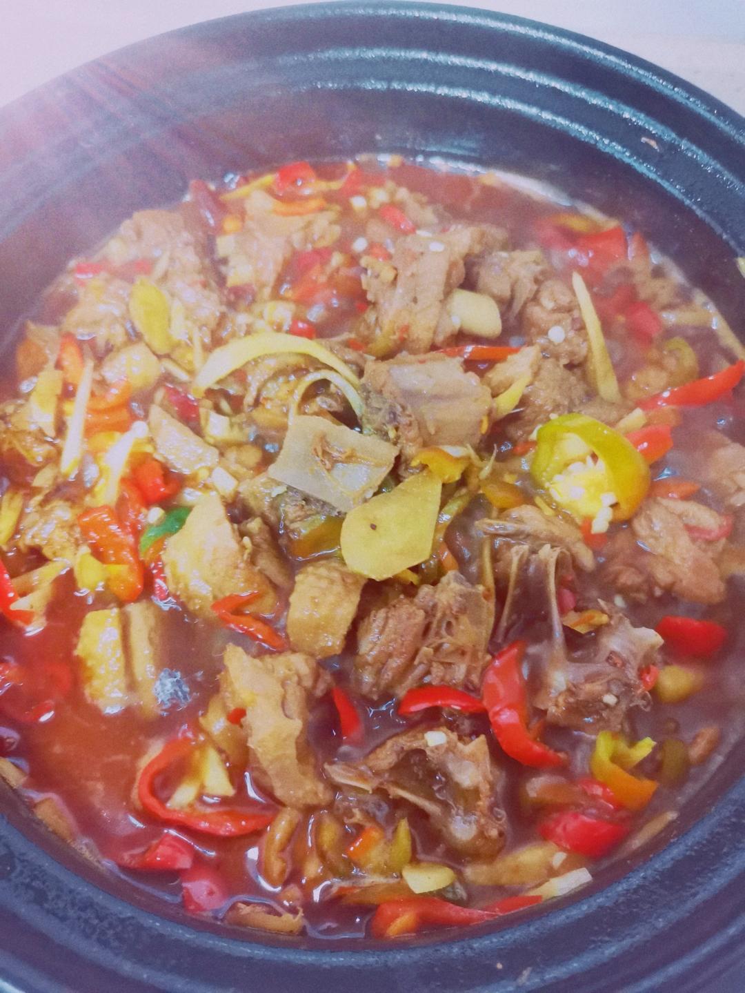 又辣又麻的“仔姜鸭”