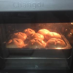 熔岩芝士&尊乐烤肠面包的做法 步骤12