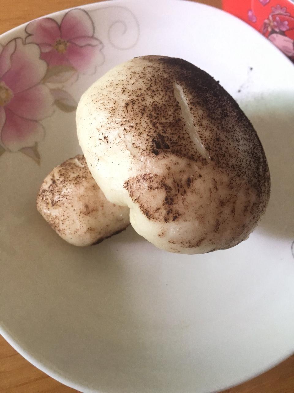 小蘑菇豆沙包