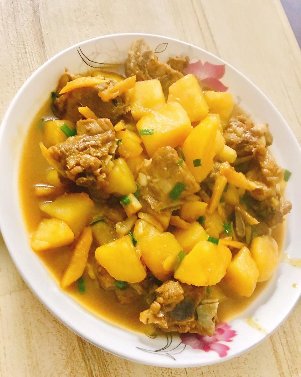 广式土豆焖排骨