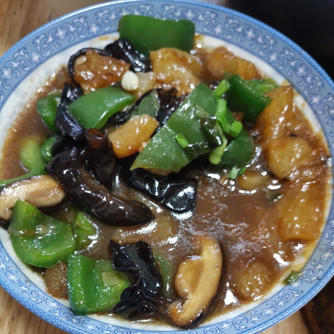 蹄筋香菇烩海参