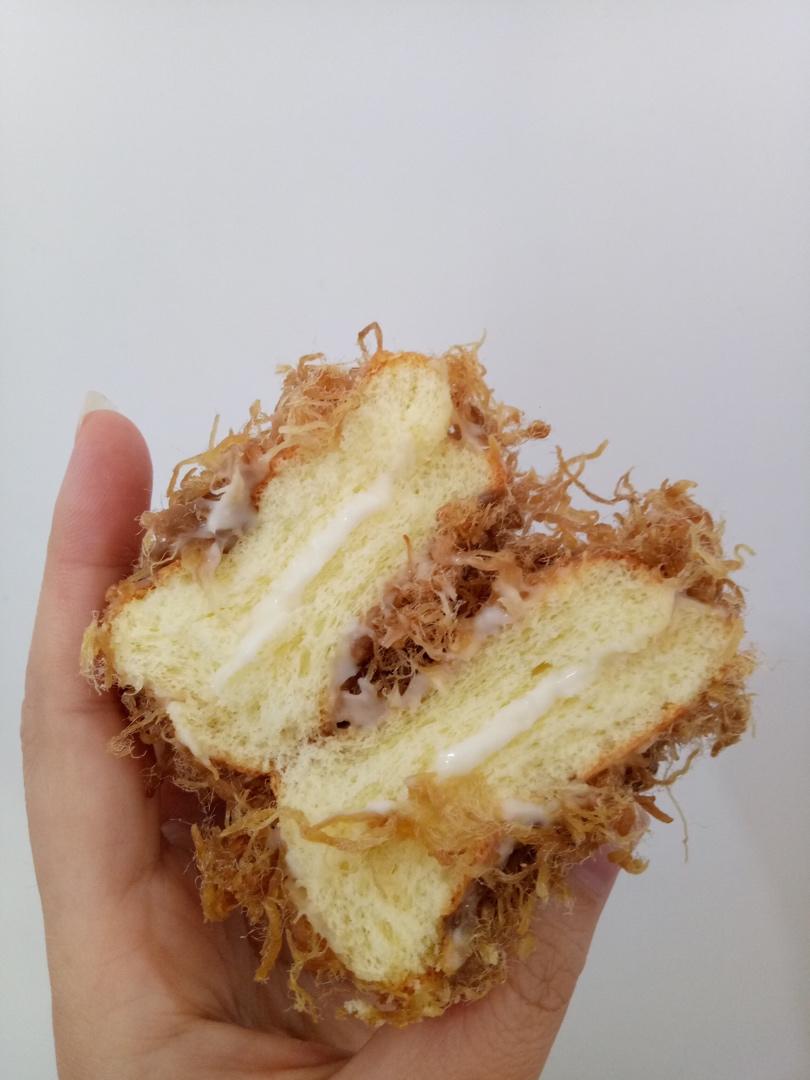 肉松小贝                 完胜鲍师傅