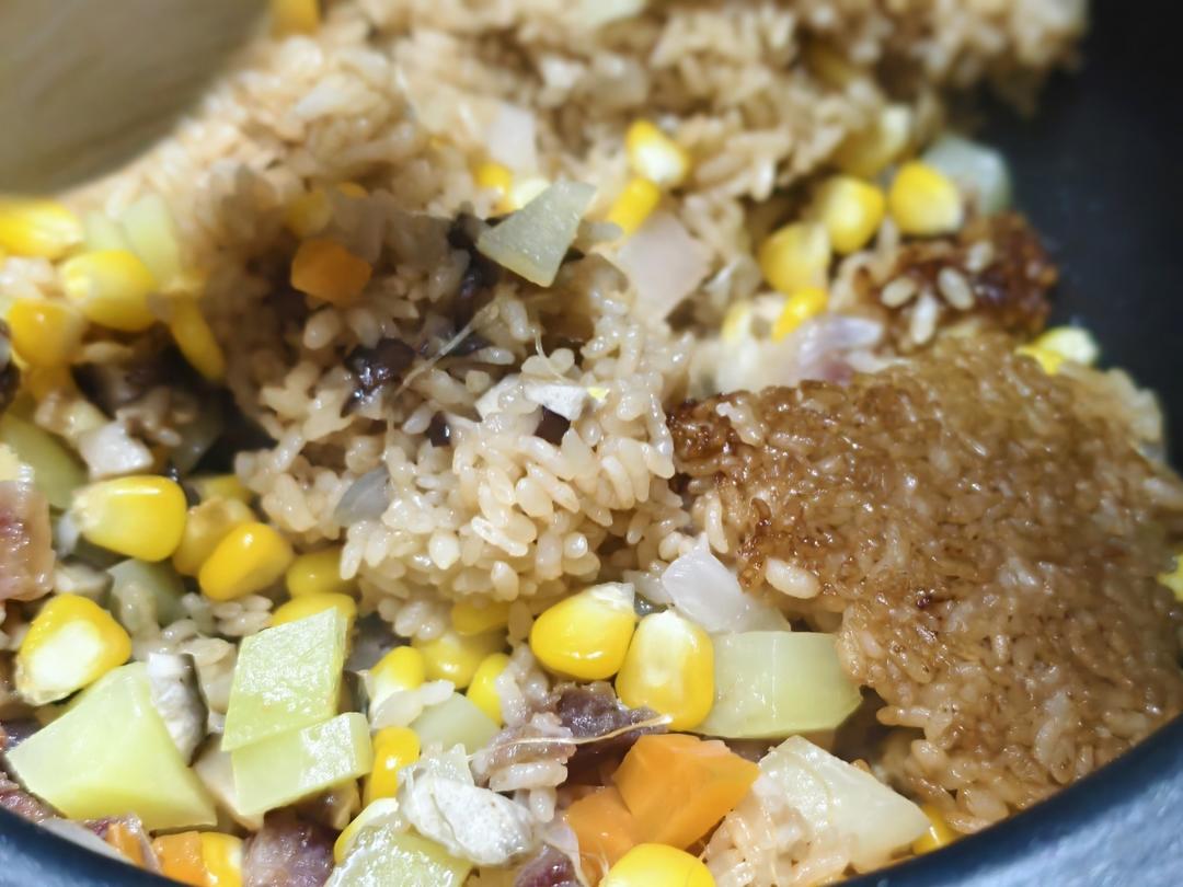 懒人电饭锅香肠焖饭/煲仔饭