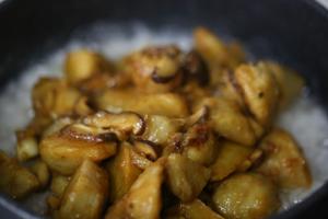 芋头香菇石锅饭的做法 步骤6