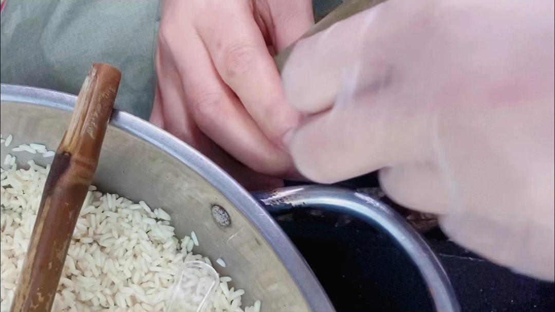 竹筒粽子的做法 步骤5