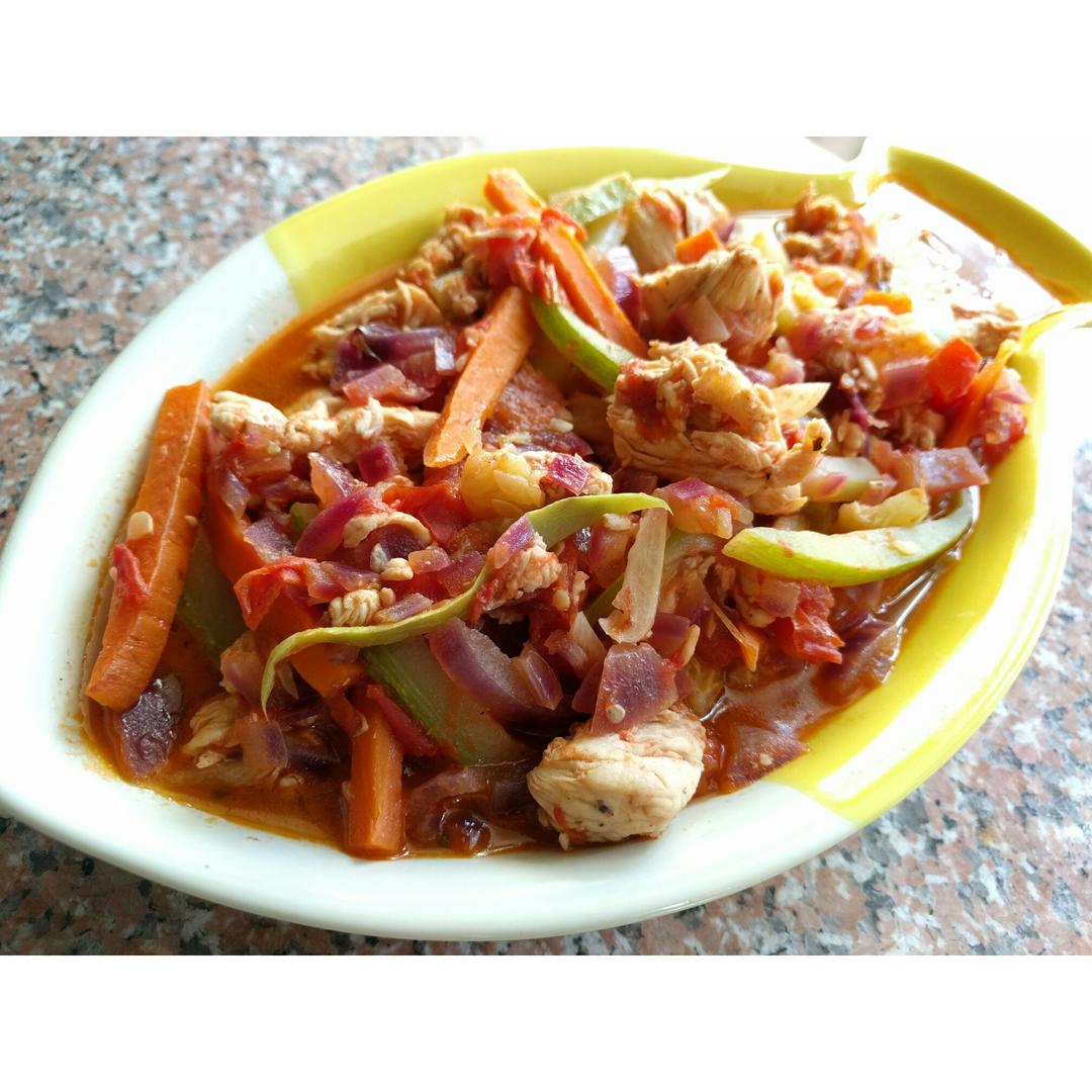 番茄炖鸡胸丨健康·三餐