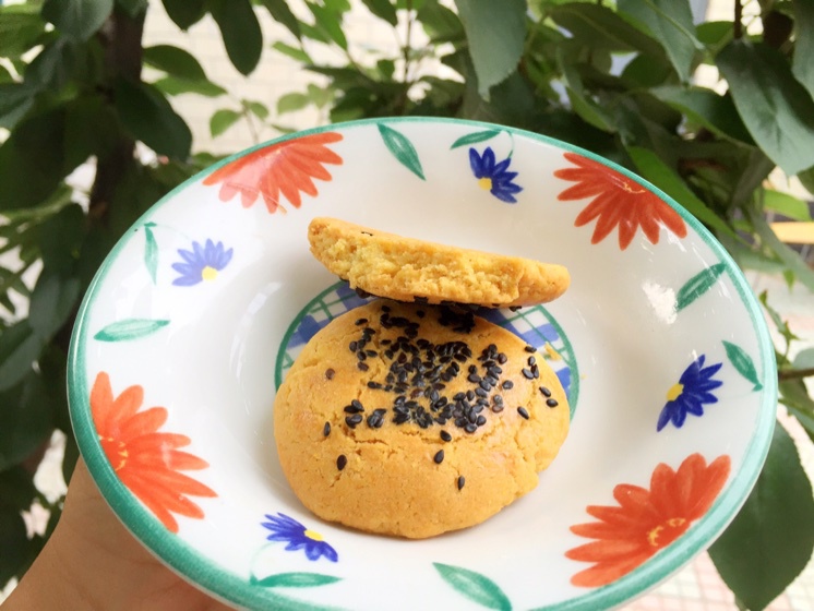 玉米面麻饼