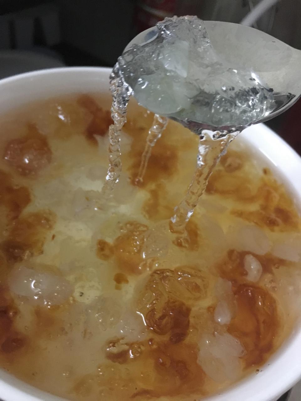 雪燕桃胶皂角米糖水