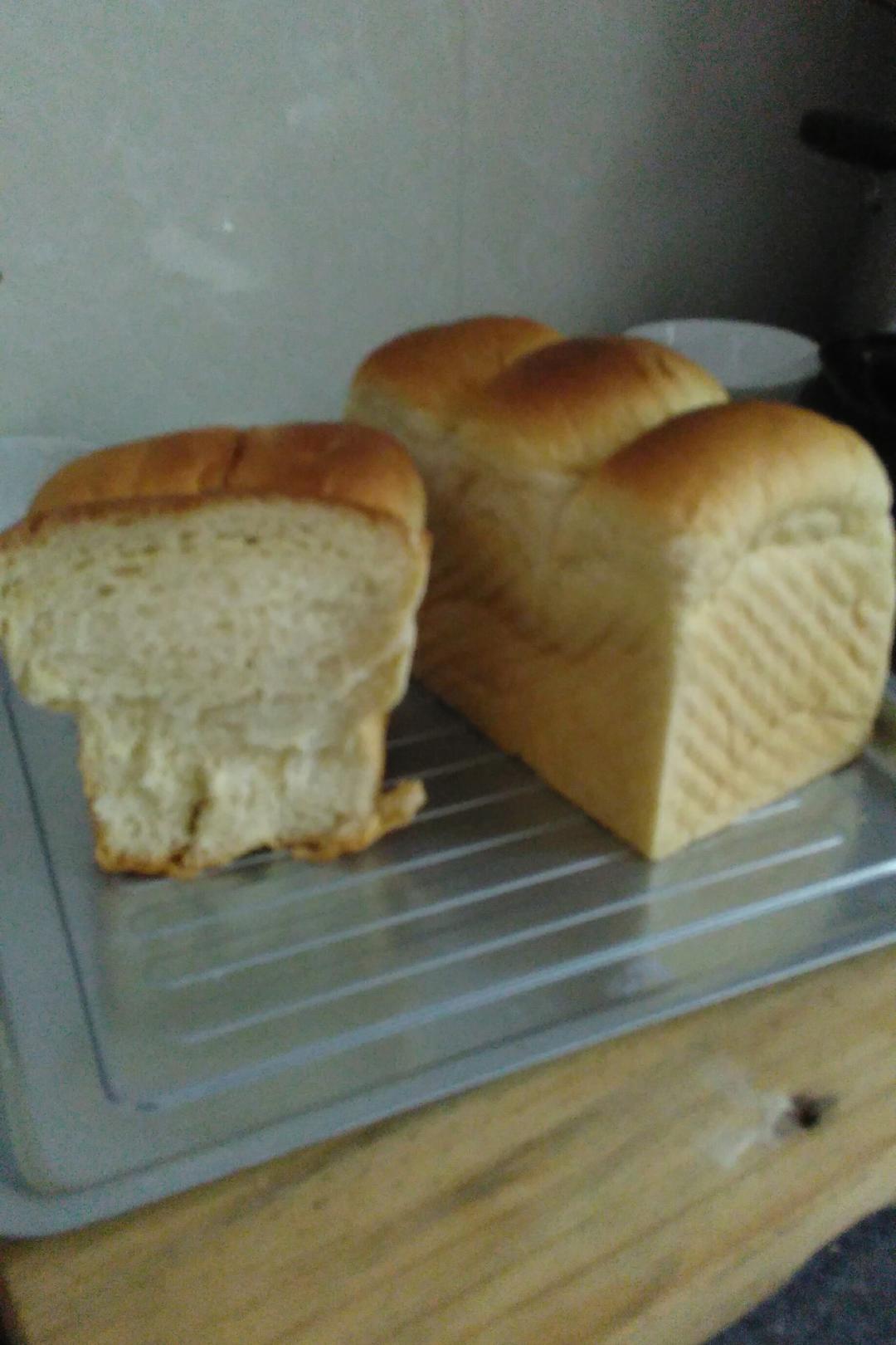 基础面包制作 Basic Bread (Loaf&Roll)