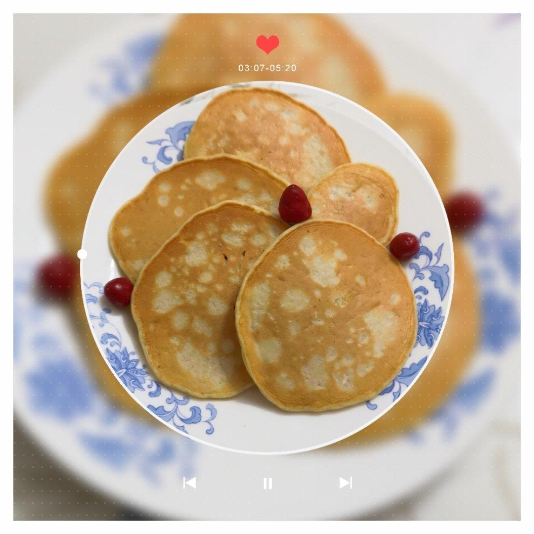 【减脂早餐】无油香蕉松饼（超简单）