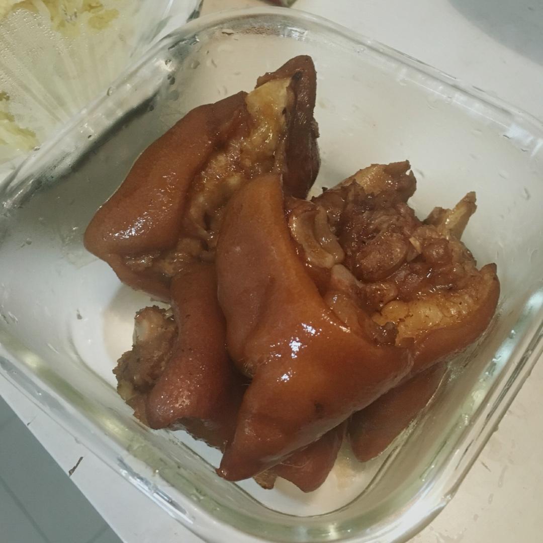 美味的家常菜：红烧猪蹄